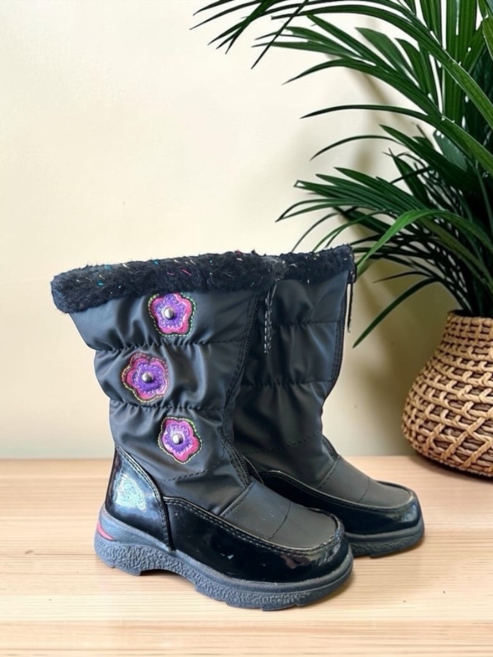 Totes Black Winter Boots with Faux Fur Trim - Size 7M
